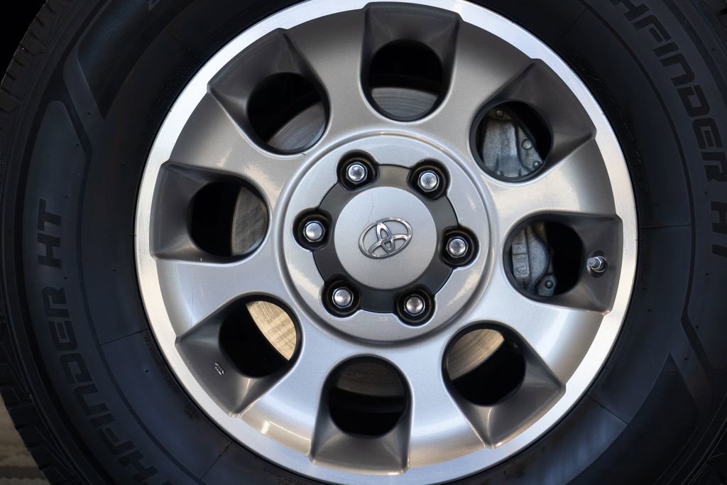 Used 2011 Toyota FJ Cruiser 4WD w/ Convenience Pkg image 10