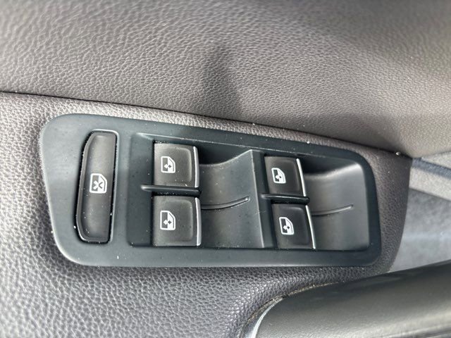 Used 2016 Volkswagen Golf R 4-Door AWD/4WD image 18