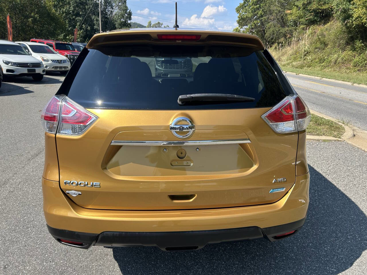 Used 2014 Nissan Rogue S w/ S Family Package image 6