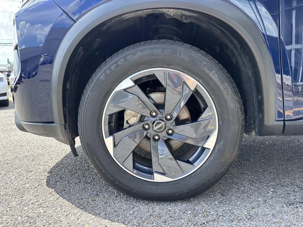 Used 2024 Nissan Rogue SV image 5