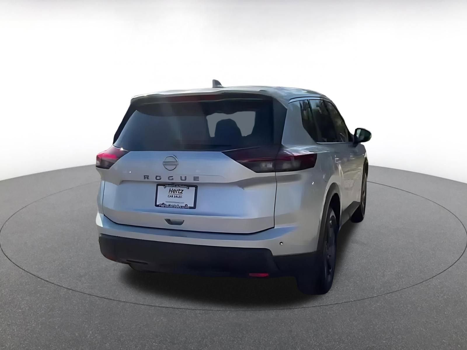 Used 2025 Nissan Rogue SV FWD image 14