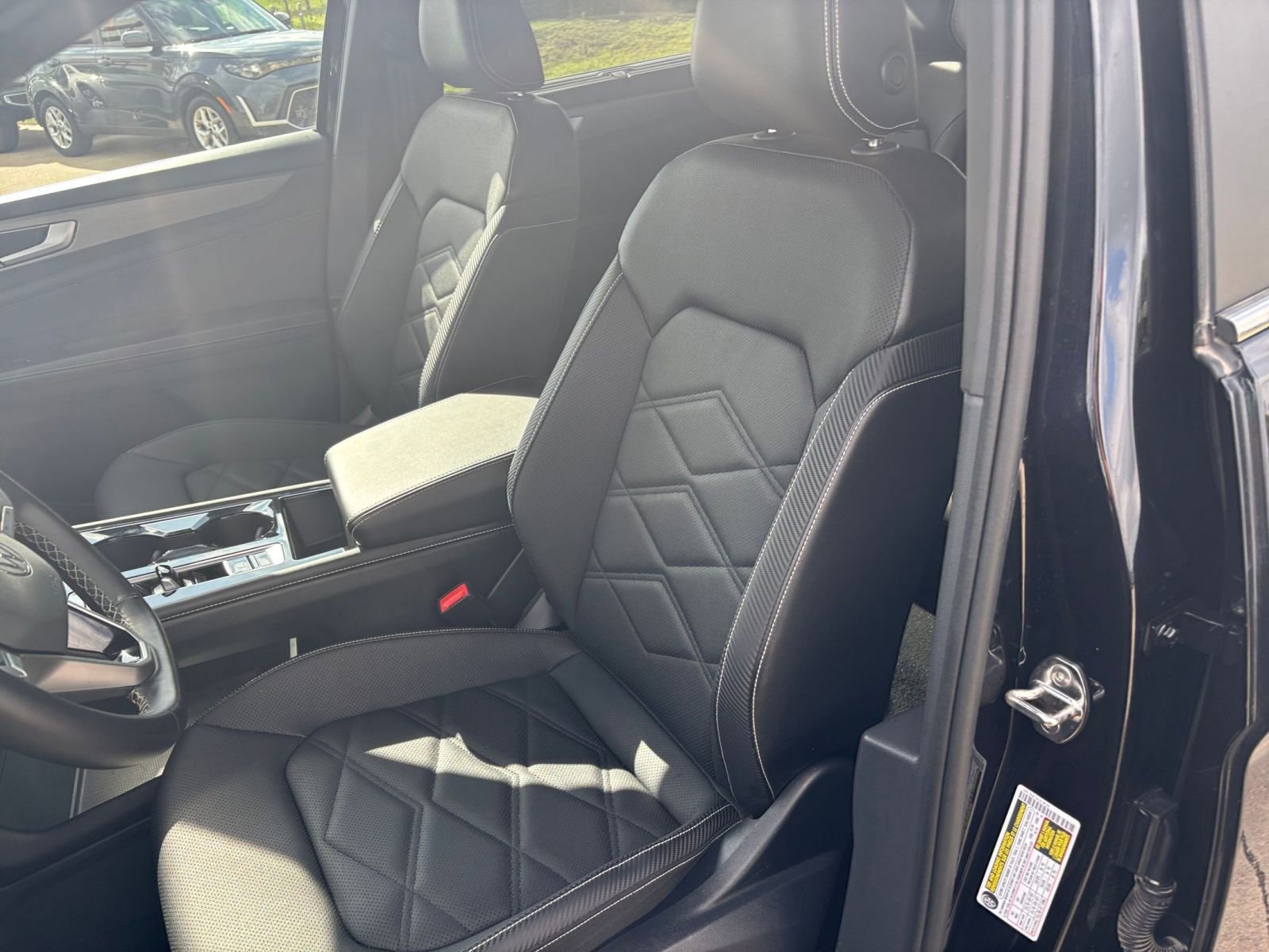 Used 2025 Volkswagen Atlas Cross Sport SE image 36