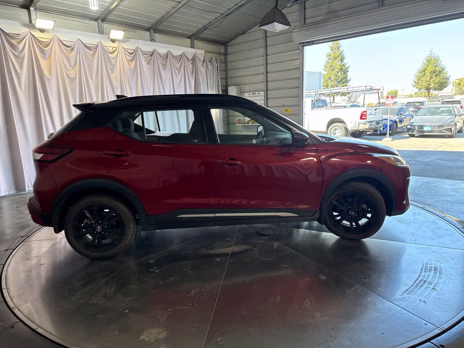 Used 2022 Nissan Kicks SR FWD image 5