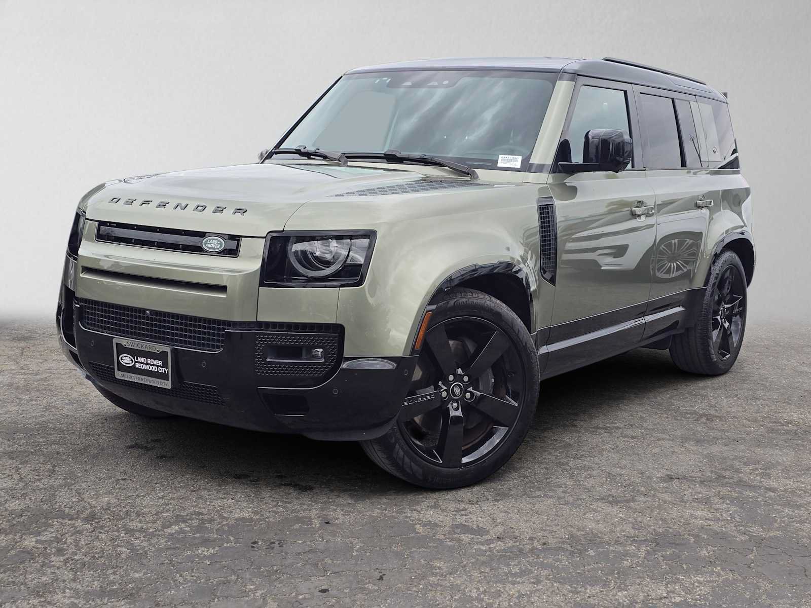 Used 2024 Land Rover Defender 110 X-Dynamic SE AWD/4WD image 1