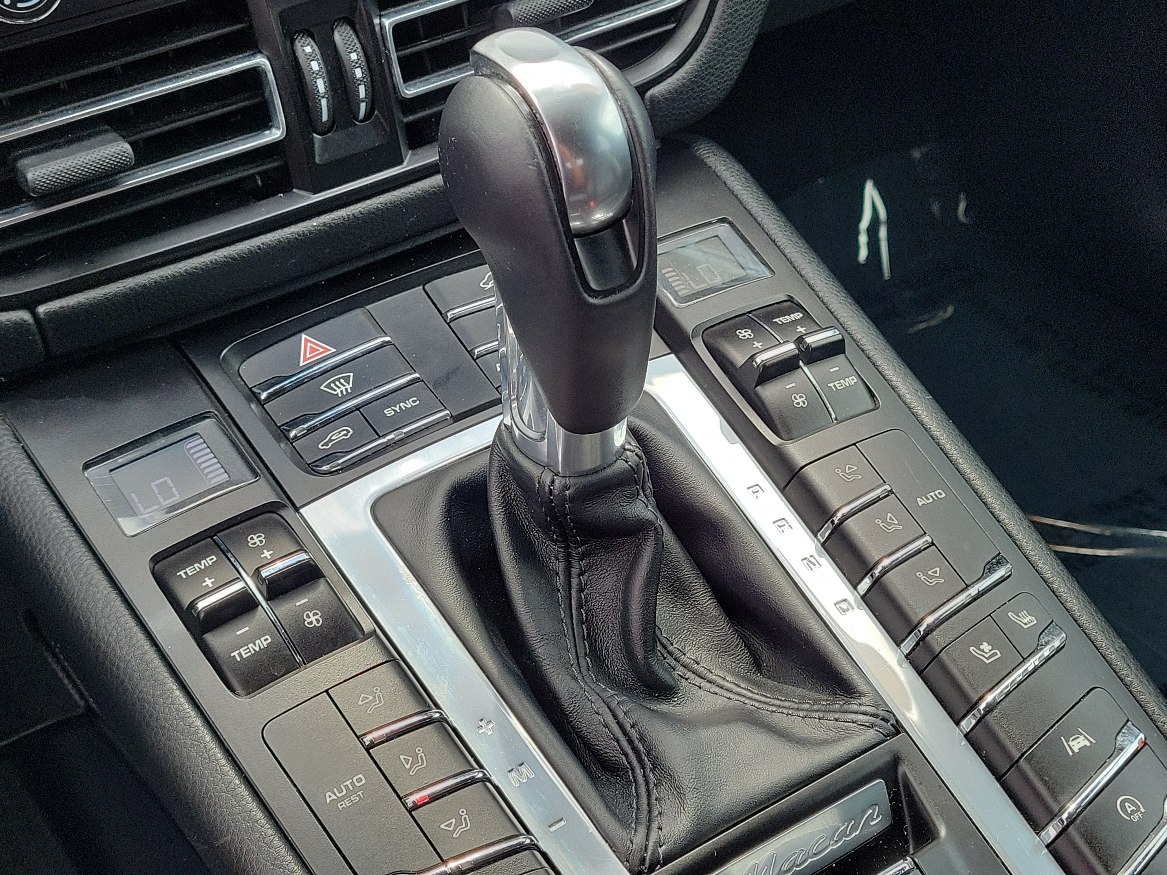 Used 2019 Porsche Macan AWD/4WD image 29