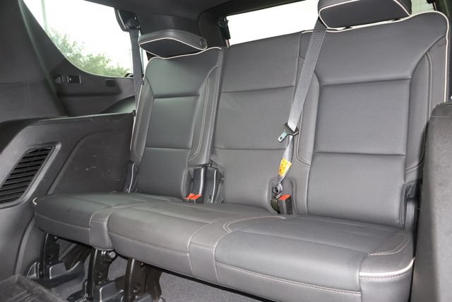 Used 2023 GMC Yukon SLT w/ SLT Premium Package AWD/4WD image 16