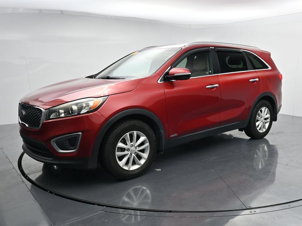 Used 2017 Kia Sorento AWD w/ LX Convenience Package image 4