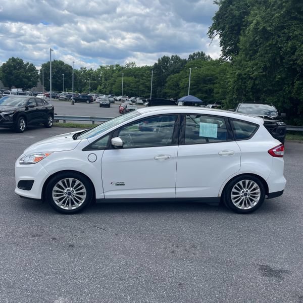 Used 2017 Ford C-MAX Energi SE w/ Equipment Group 402A FWD image 2