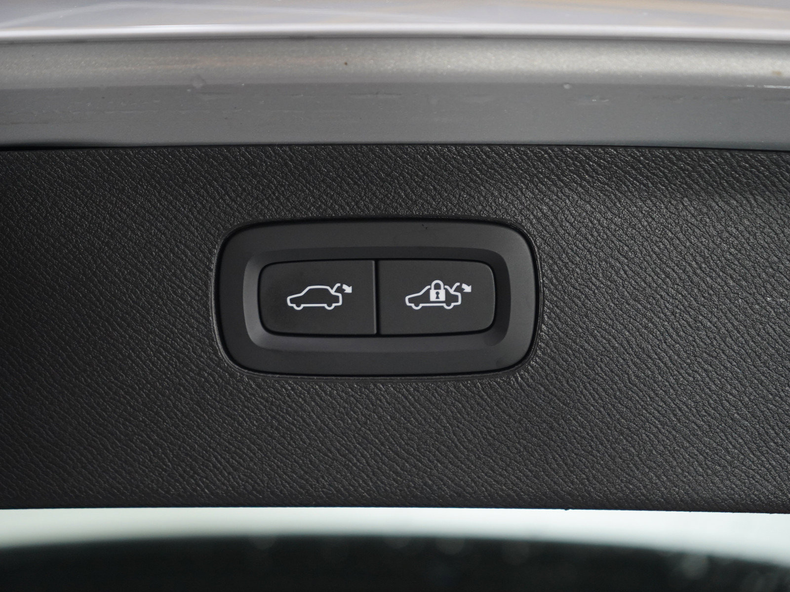 Used 2023 Volvo XC90 B6 Plus AWD/4WD image 18