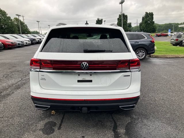 Used 2024 Volkswagen Atlas SE w/ Black Wheel Package AWD/4WD image 4