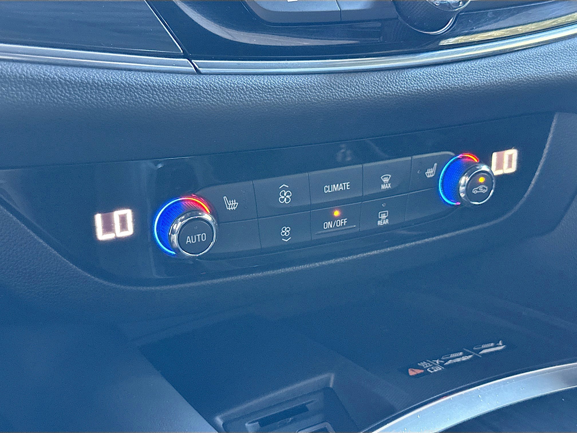 Used 2024 Buick Enclave Essence w/ Sport Touring Edition image 15