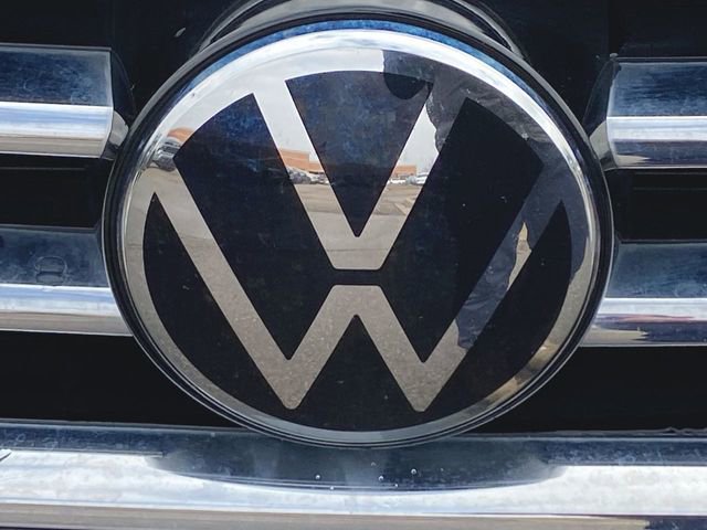 Used 2024 Volkswagen Tiguan SE image 29