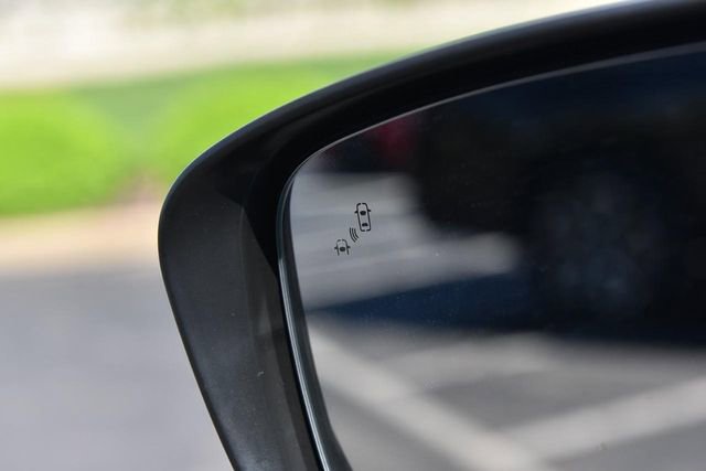 Used 2022 Nissan Frontier PRO-4X image 11