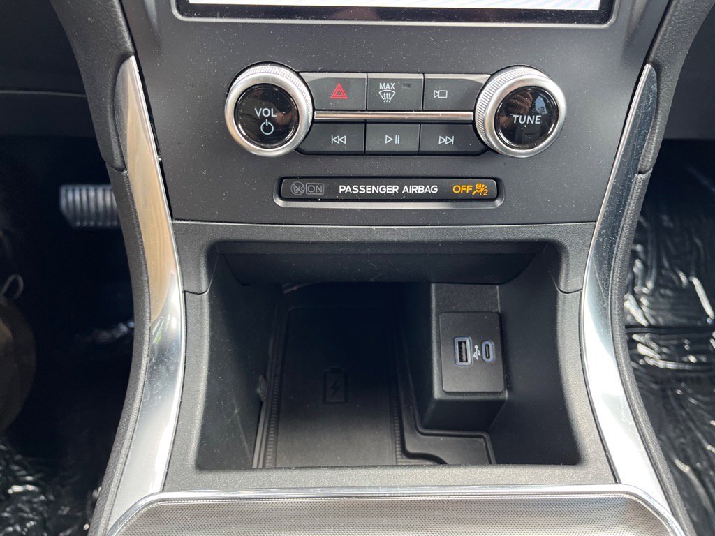 Used 2024 Ford Edge Titanium image 21