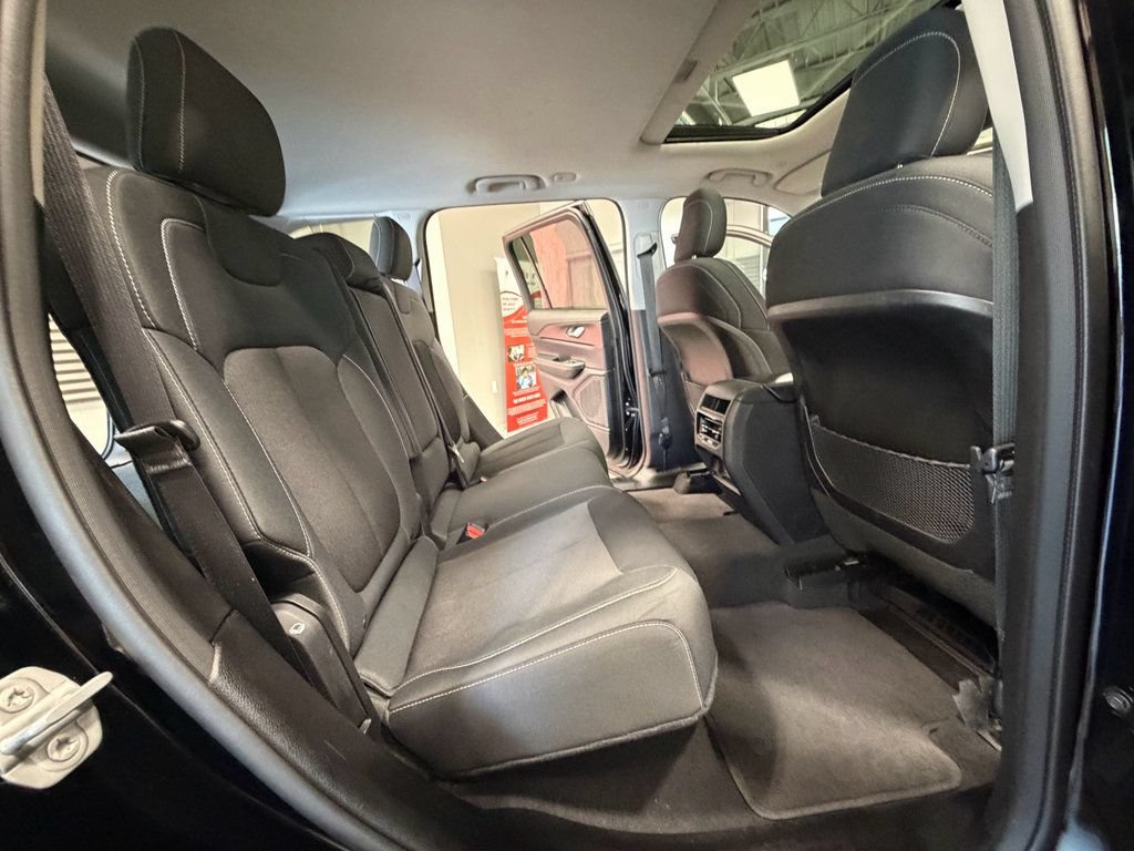 Used 2023 Jeep Grand Cherokee Laredo w/ Luxury Tech Group I AWD/4WD image 48
