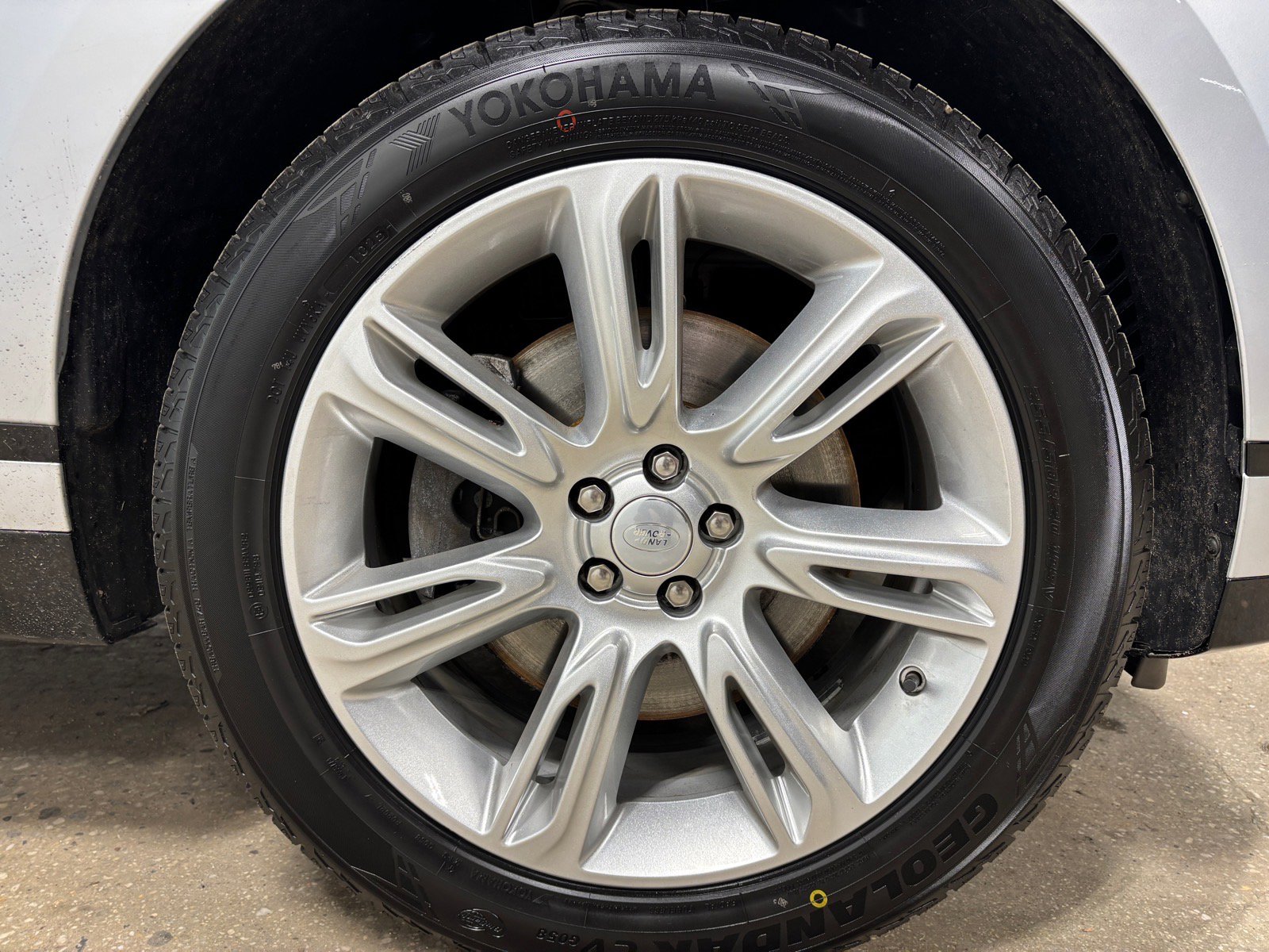 Used 2023 Land Rover Range Rover Velar R-Dynamic S AWD/4WD image 11