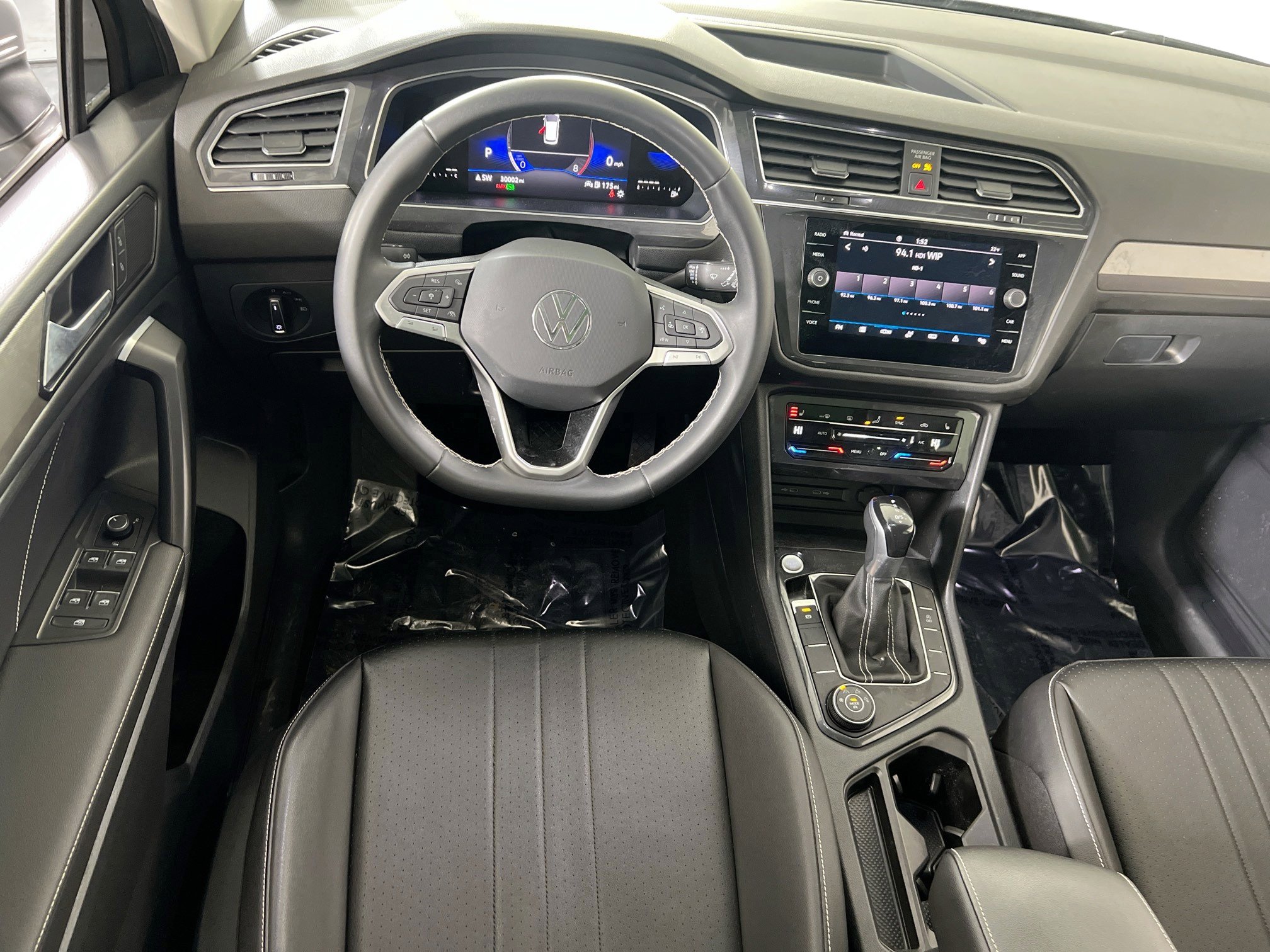 Used 2022 Volkswagen Tiguan SE AWD/4WD image 22