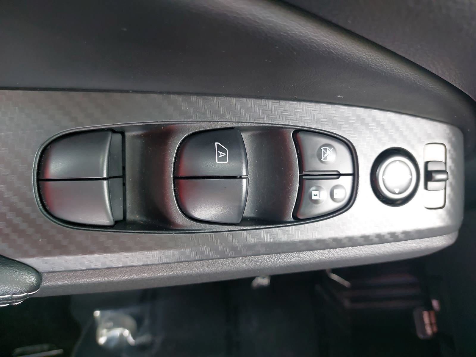Used 2025 Nissan Altima 2.5 SV FWD image 28