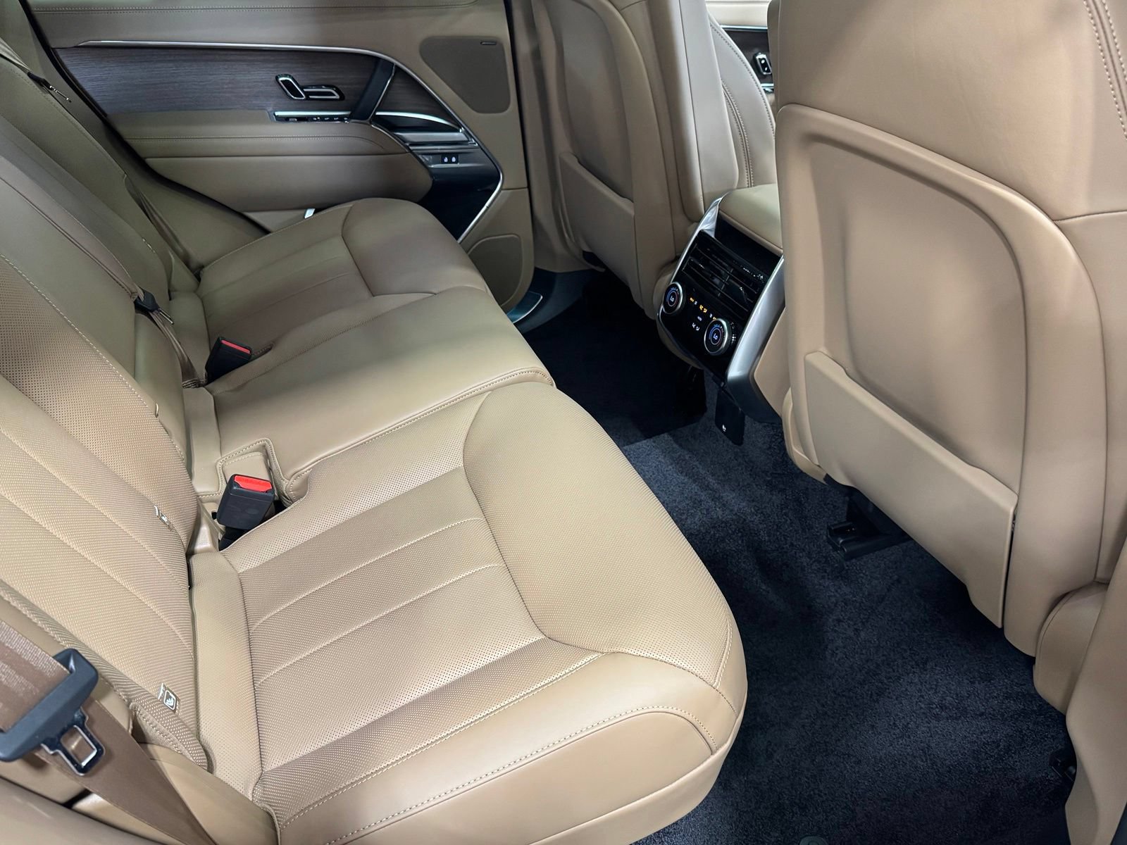 New 2026 Land Rover Range Rover SE AWD/4WD image 46