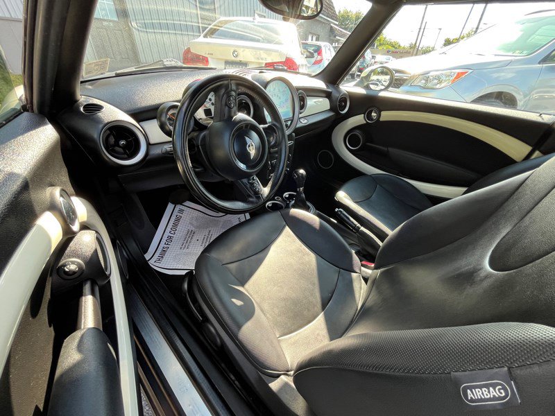 Used 2012 MINI Cooper Convertible image 9