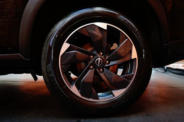 Certified 2024 Nissan Rogue SV AWD/4WD image 69