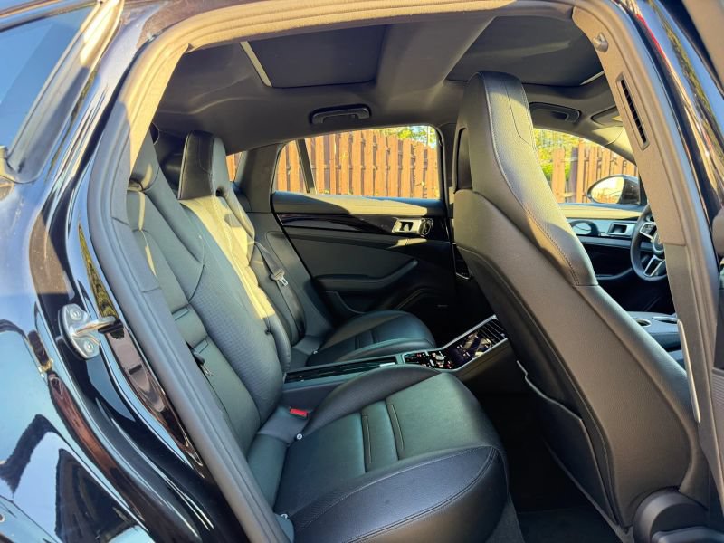 Used 2018 Porsche Panamera 4 AWD/4WD image 27