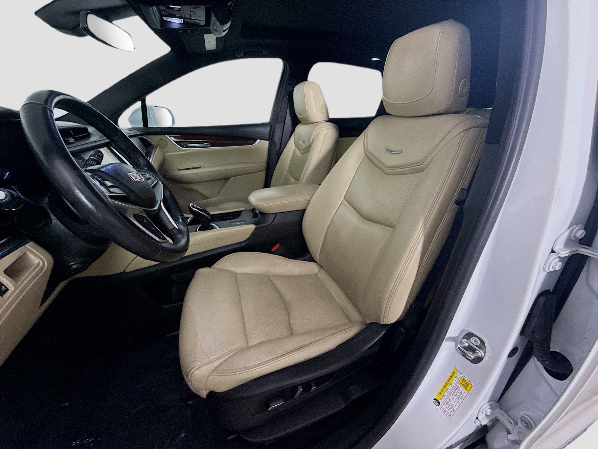 Used 2018 Cadillac XT5 Luxury w/ Driver Awareness Package FWD image 22