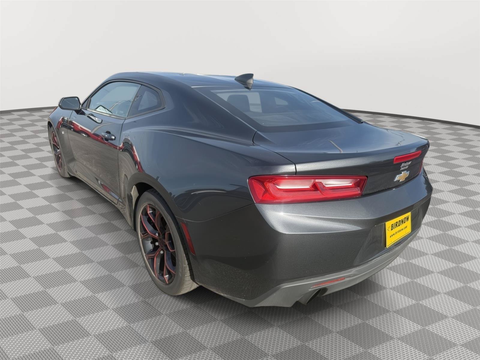 Used 2017 Chevrolet Camaro LT RWD image 3