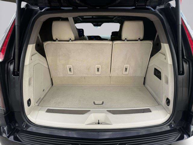 Used 2021 Cadillac Escalade Premium Luxury Platinum AWD/4WD image 72