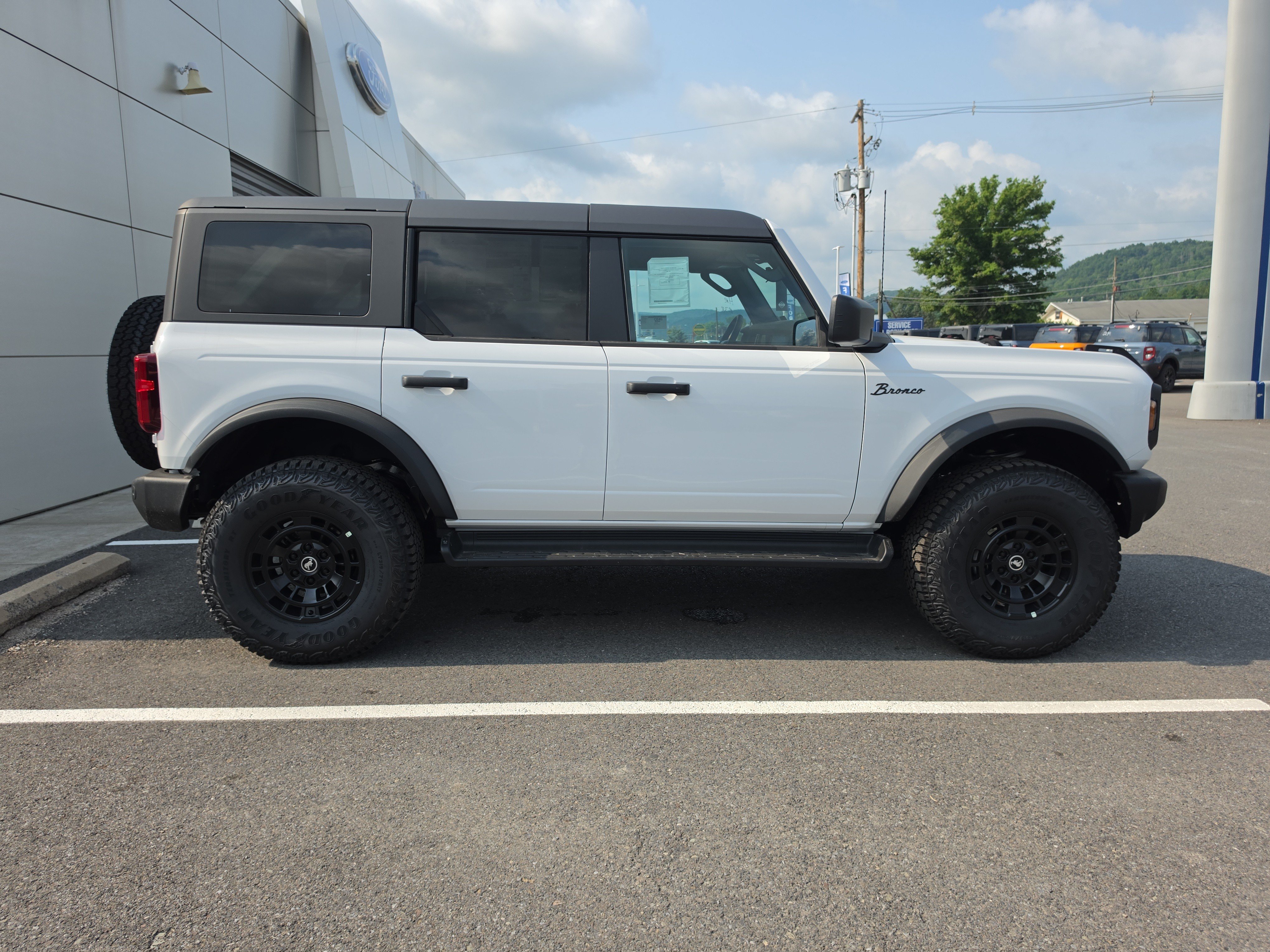 New 2026 Ford Bronco Big Bend AWD/4WD image 2