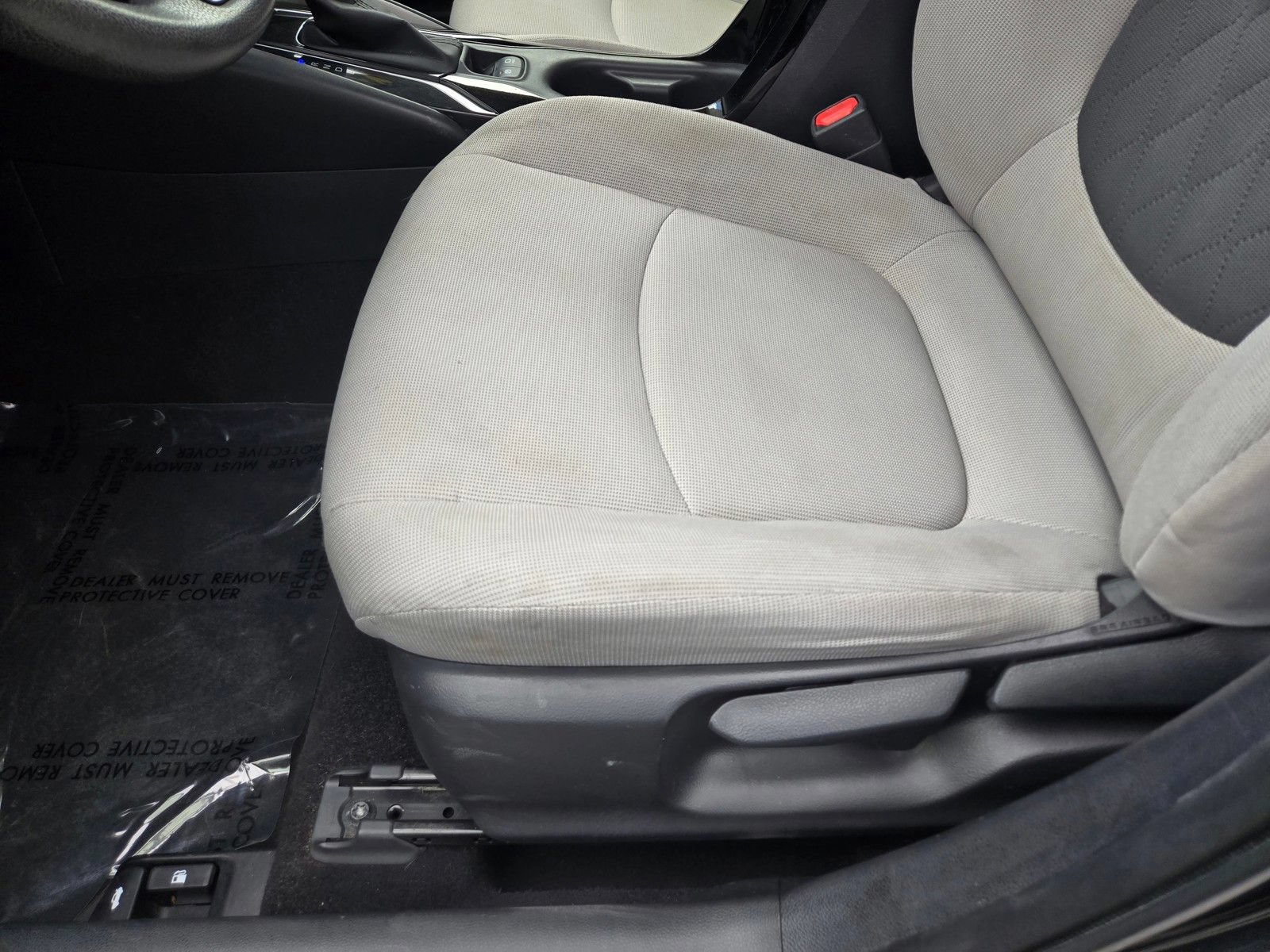 Used 2020 Toyota Corolla LE w/ Carpet Mat Package (TMS) FWD image 11