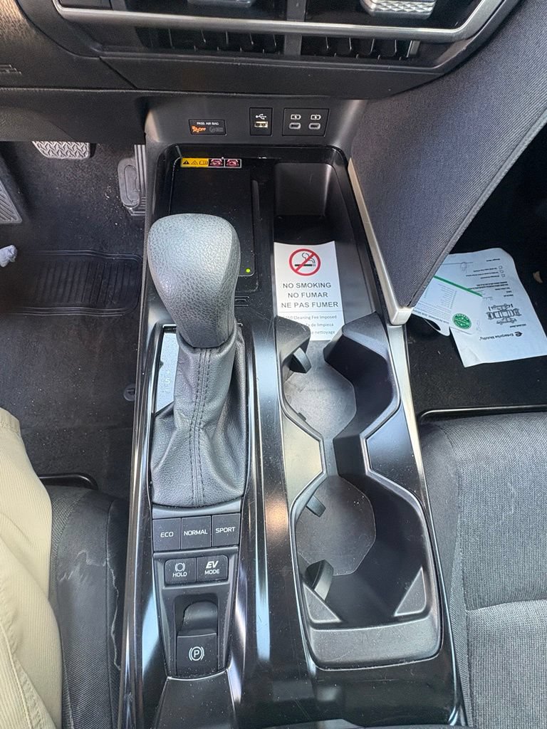 Used 2025 Toyota Camry LE FWD image 20