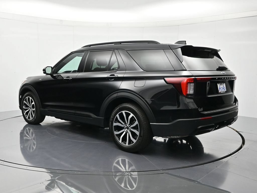 Certified 2025 Ford Explorer ST-Line w/ Premium Package RWD image 7