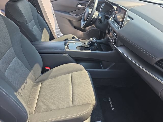 Used 2025 Nissan Rogue SV FWD image 11