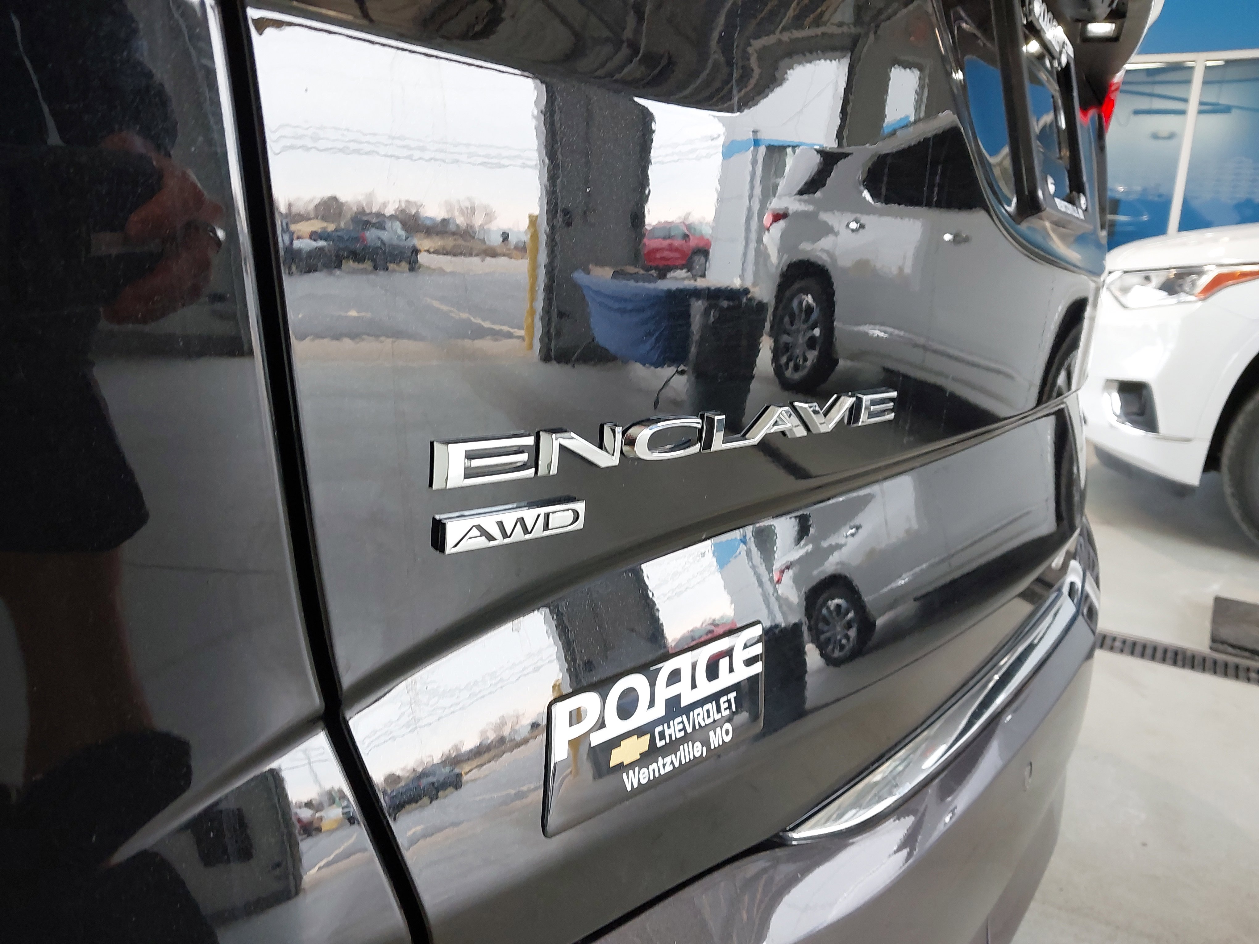 Used 2024 Buick Enclave Essence w/ Experience Buick Package AWD/4WD image 32