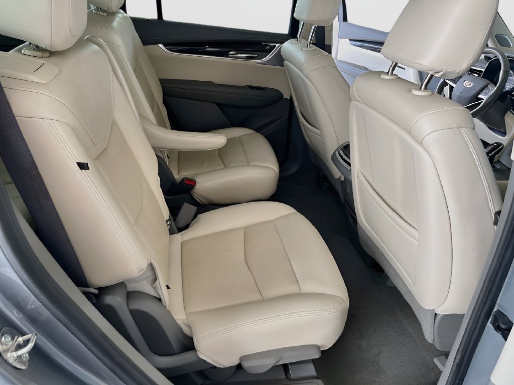 Used 2024 Cadillac XT6 Premium Luxury w/ Technology Package FWD image 30