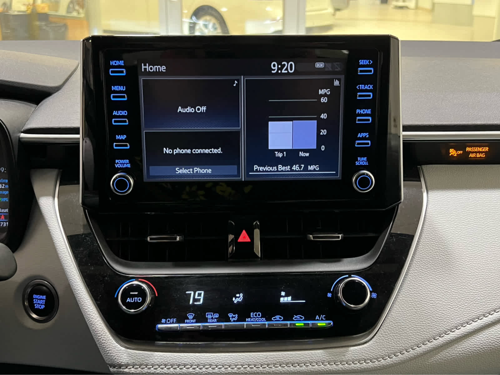 Used 2020 Toyota Corolla SE w/ SE Premium Package image 18