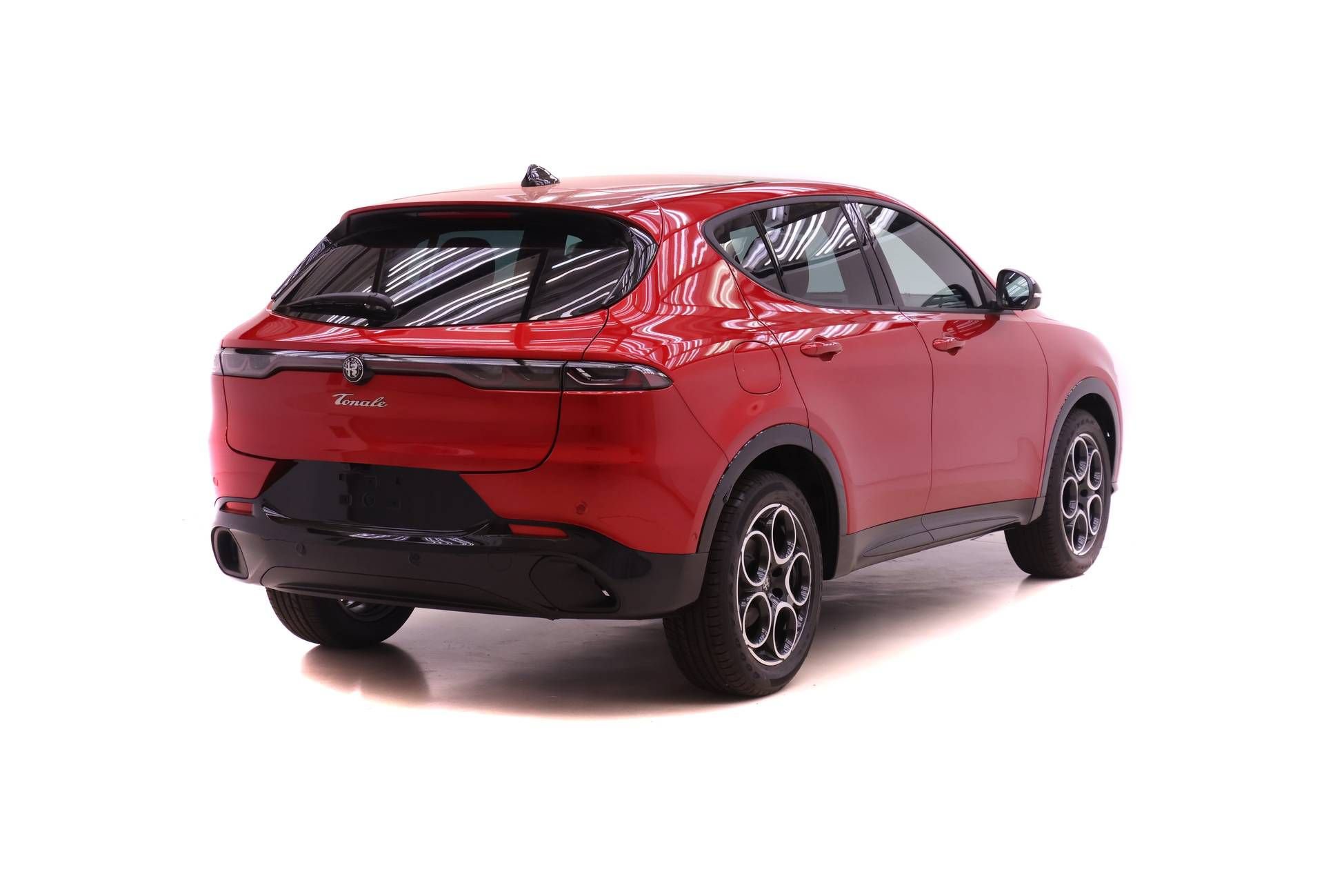 New 2026 Alfa Romeo Tonale w/ Active Assist Package AWD/4WD image 4
