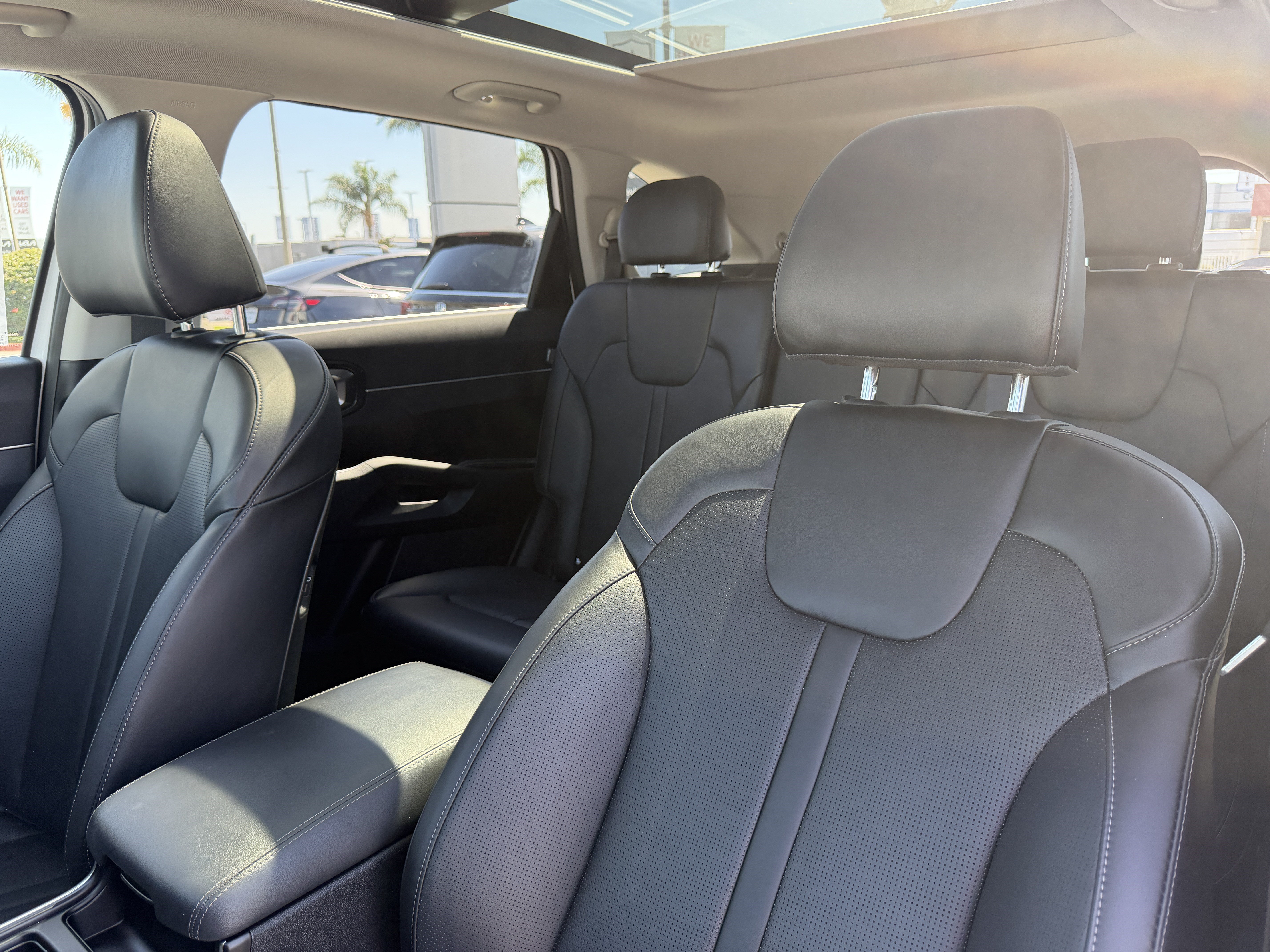 Certified 2025 Kia Sorento S w/ Panoramic Sunroof Package FWD image 17