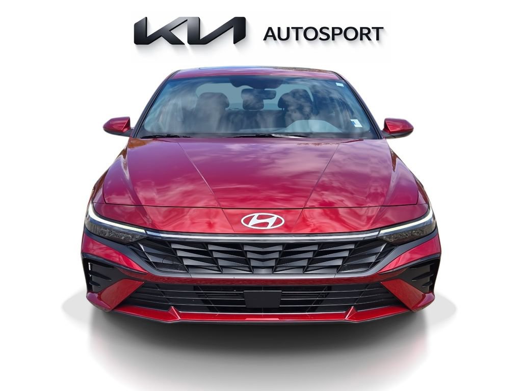 Used 2025 Hyundai Elantra SEL FWD image 2