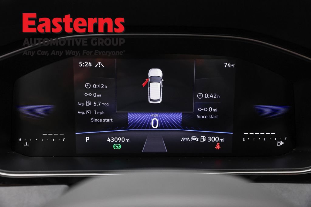 Used 2025 Volkswagen Jetta SE FWD image 17