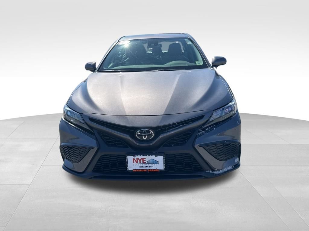 Used 2024 Toyota Camry SE AWD/4WD image 9