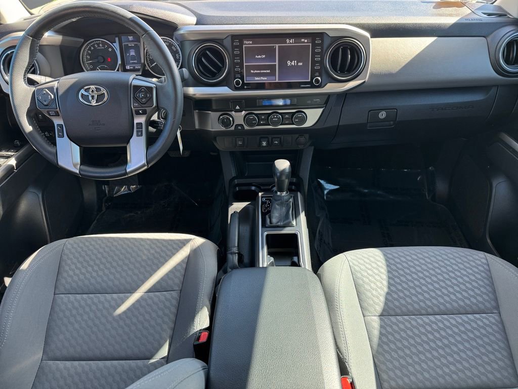 Certified 2022 Toyota Tacoma SR5 AWD/4WD image 12