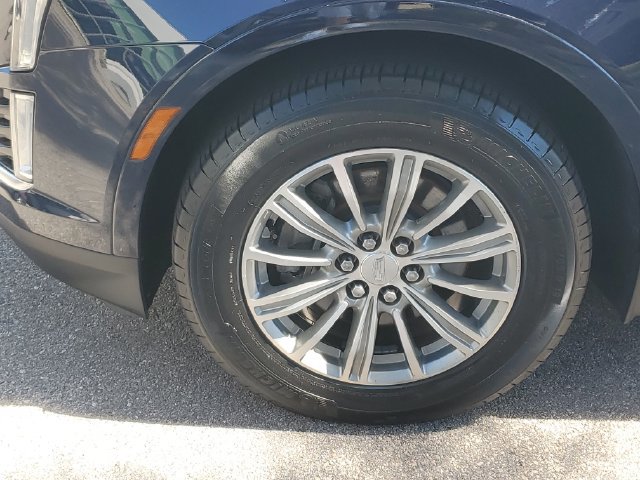 Certified 2017 Cadillac XT5 Luxury w/ Driver Awareness Package AWD/4WD image 11