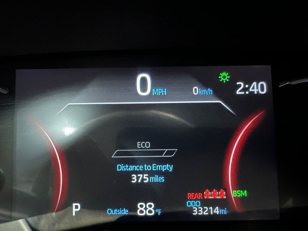 Used 2025 Toyota RAV4 XLE FWD image 24