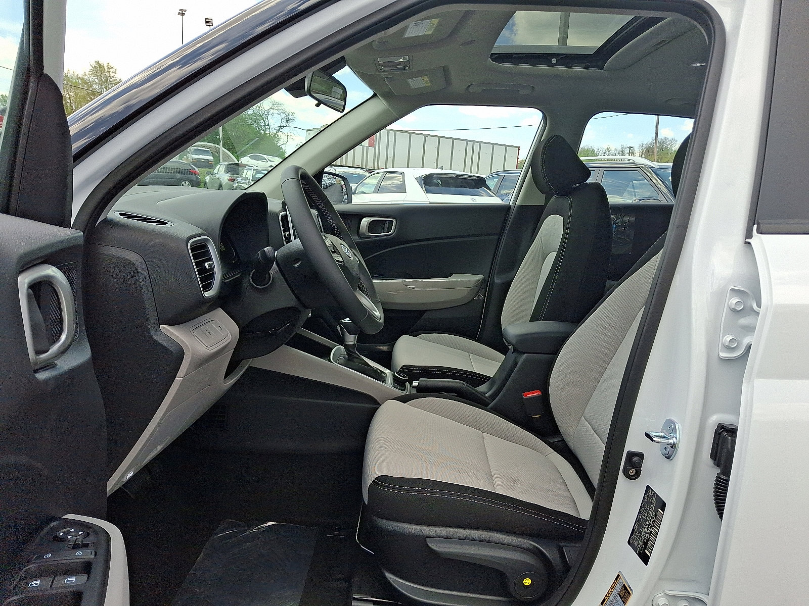 New 2026 Hyundai Venue SEL FWD image 5