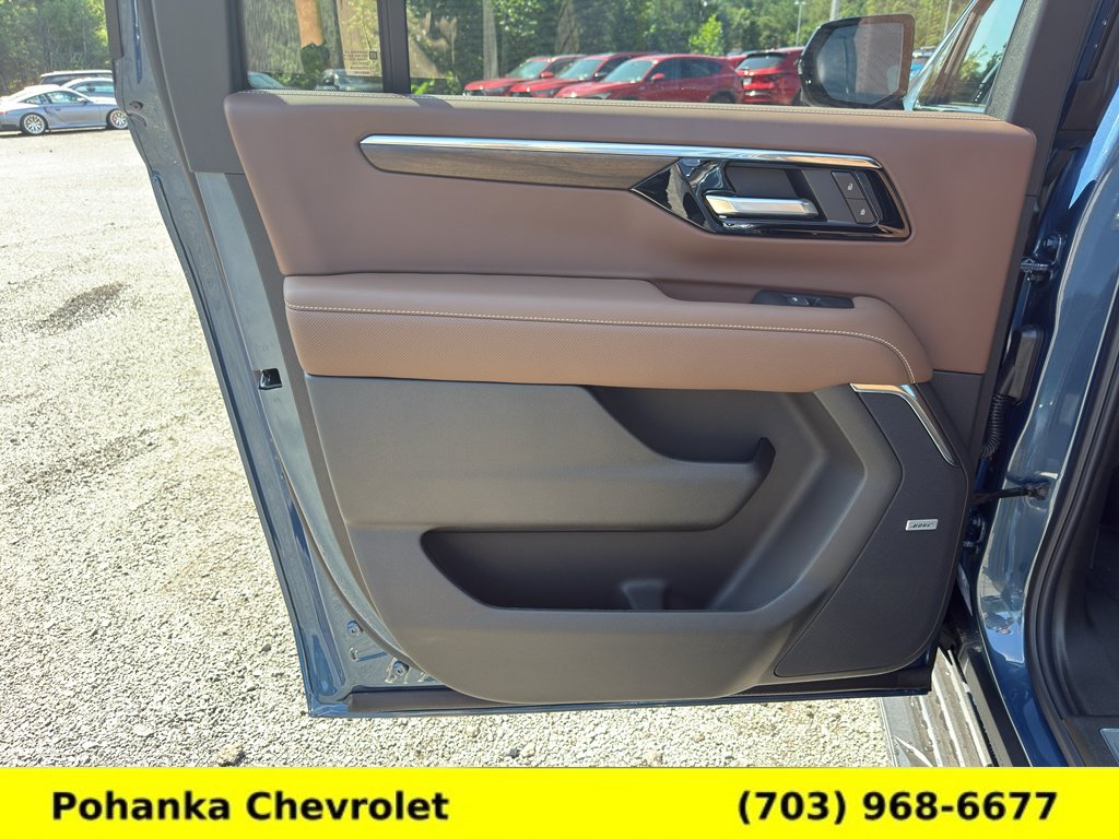 New 2026 Chevrolet Suburban High Country w/ Sun And Tow Package AWD/4WD image 23
