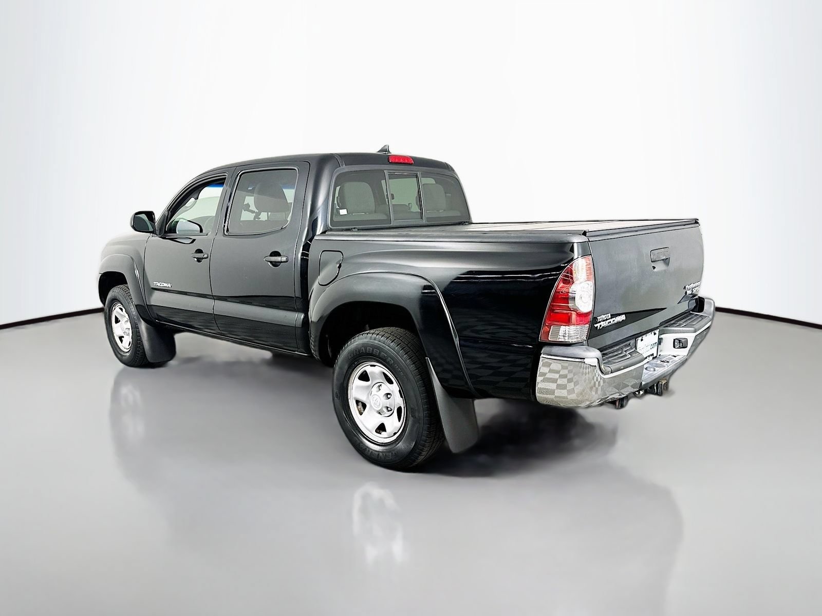Used 2015 Toyota Tacoma PreRunner w/ SR5 Package RWD image 5