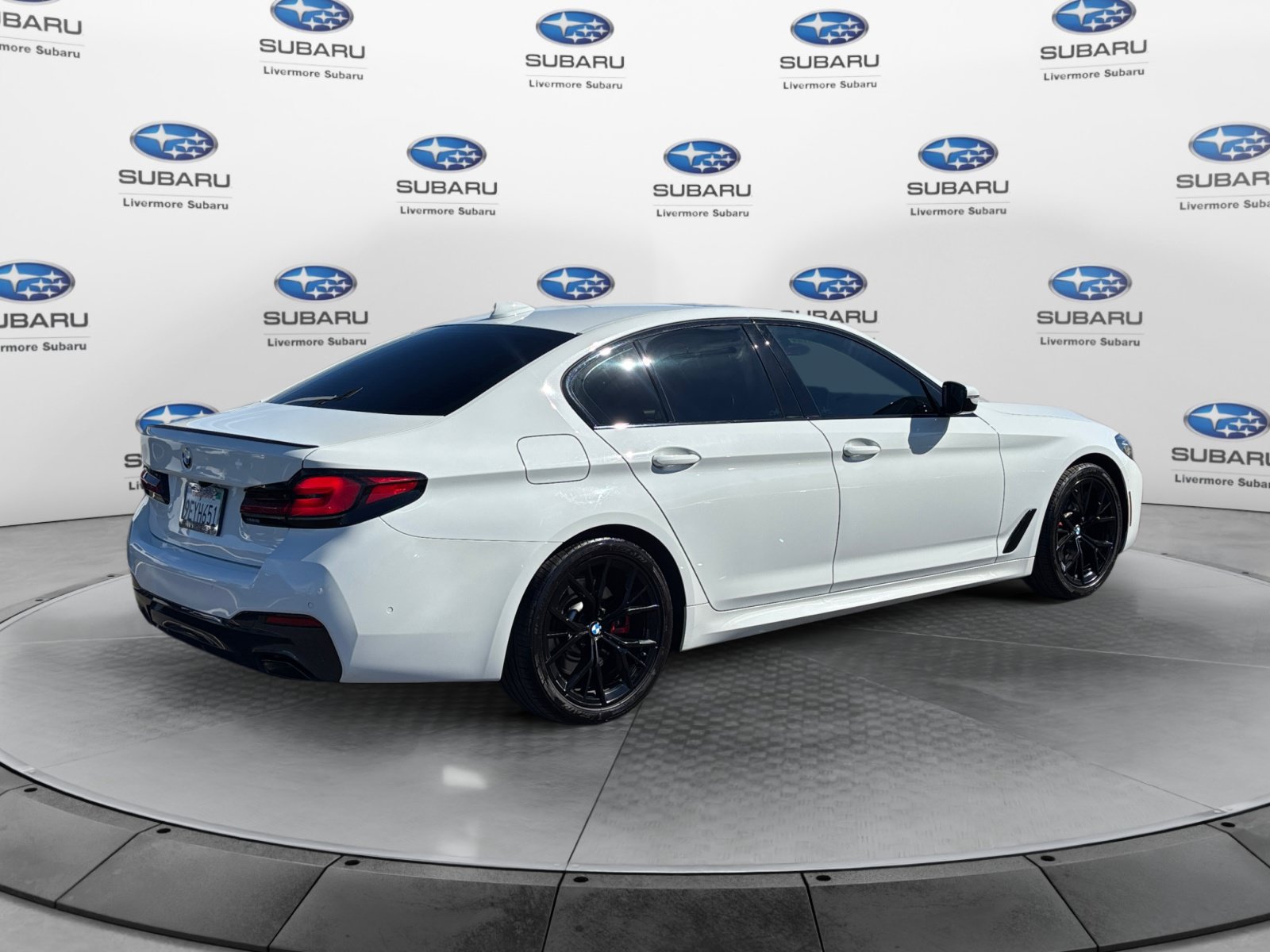 Used 2023 BMW 530i w/ M Sport Package RWD image 6