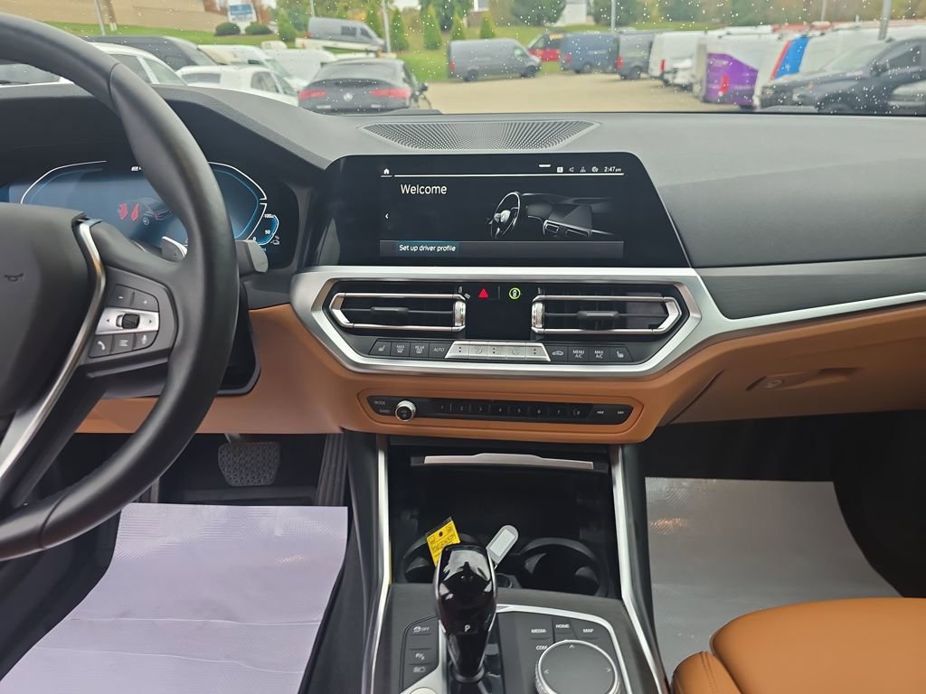 Used 2022 BMW 330e xDrive w/ Premium Package image 18